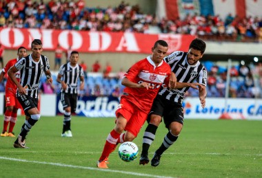 Maceió, 21 de maio de 2016
Lance do jogo entre CRB e Ceará, válida pela 2º segunda rodada da Campeonato Brasileiro da Série B, realizado no Estádio Rei Pelé, em Maceió. Alagoas - Brasil.
Foto: Ailton Cruz