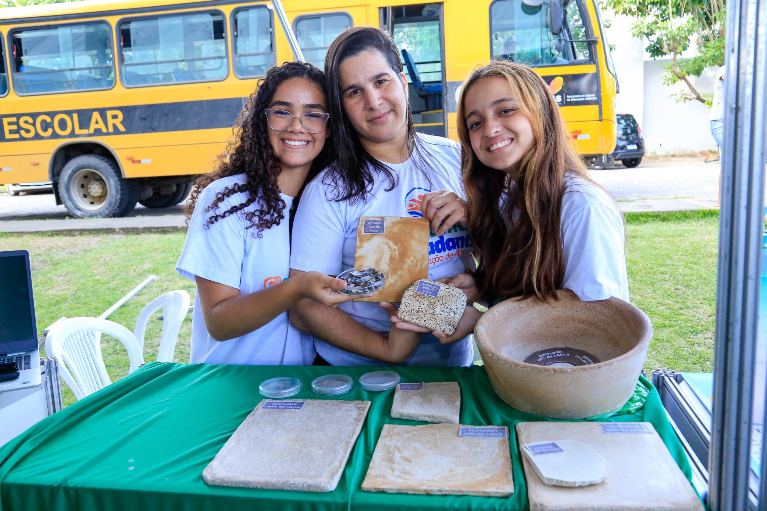 Alunos de escolas publicas estaduais vão participar da maior feira de iniciação científica do Brasil.