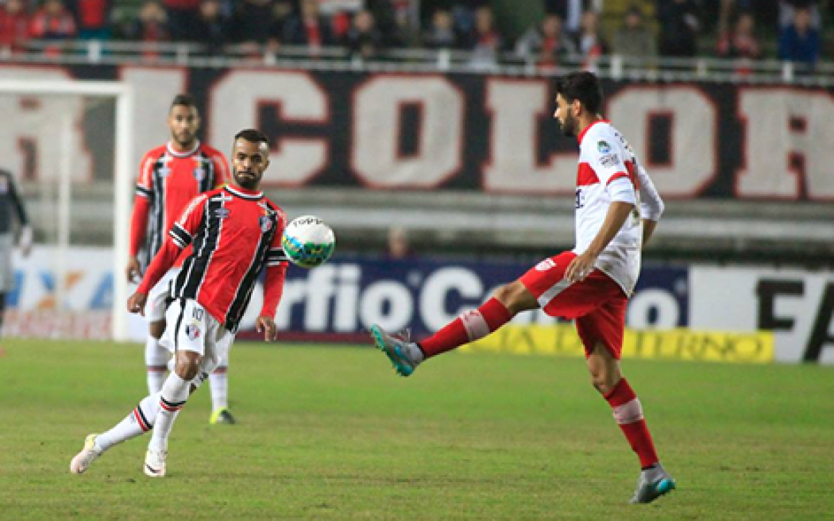 CRB VENCE JOINVILLE ,E CHEGA AO G4
