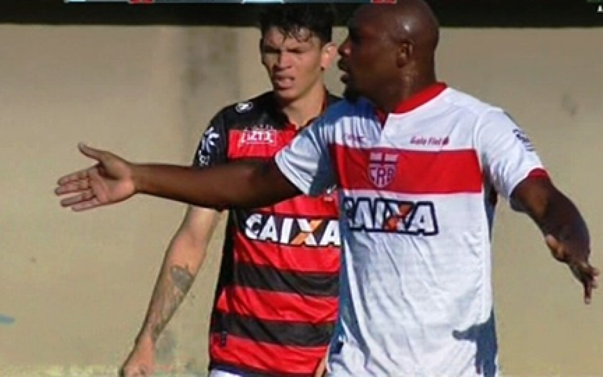 CRB VENCE DE VIRADA EM GOIÂNIA E CHEGA AO G4