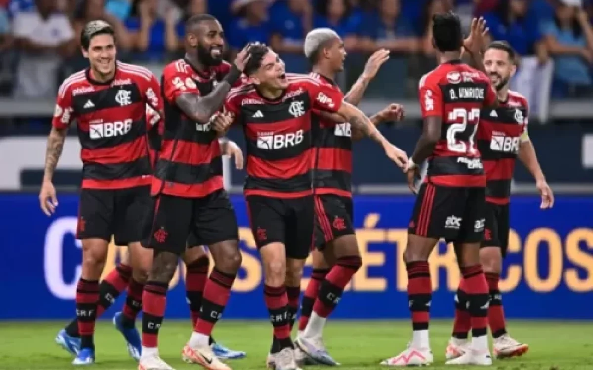 Na estreia sob comando de Tite, Flamengo vence o Cruzeiro por 2 a 0