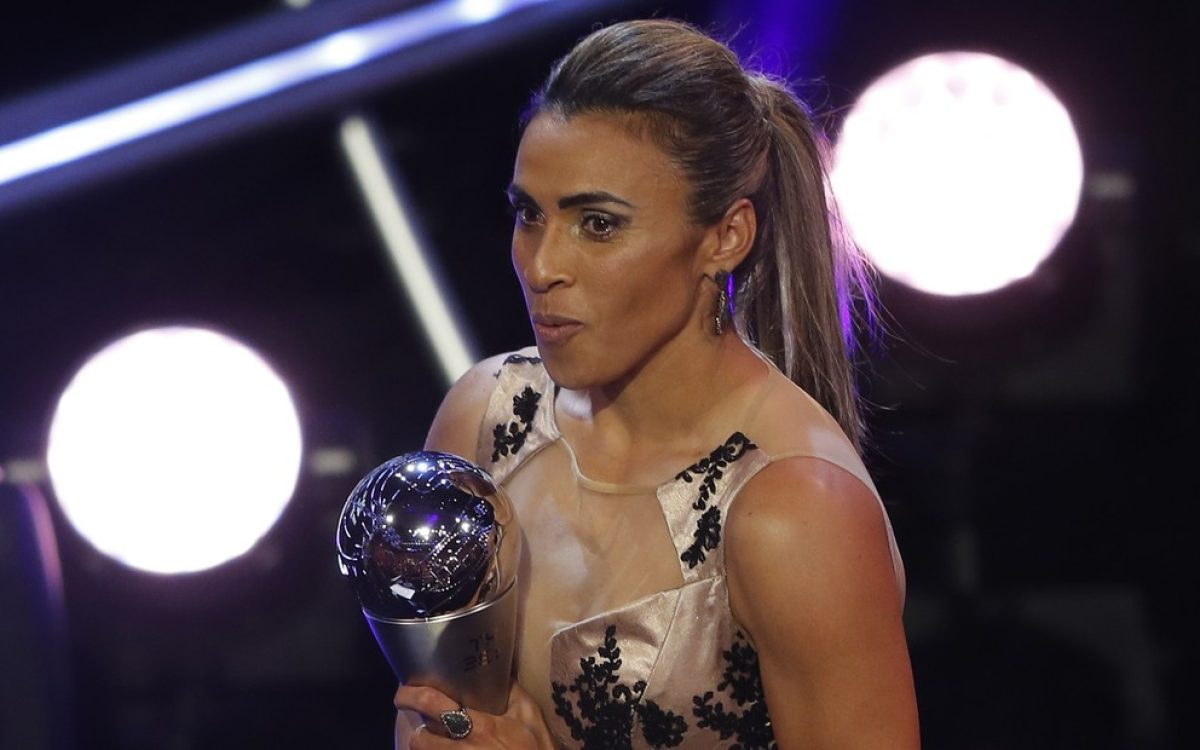 Marta é eleita melhor jogadora do mundo pela sexta vez