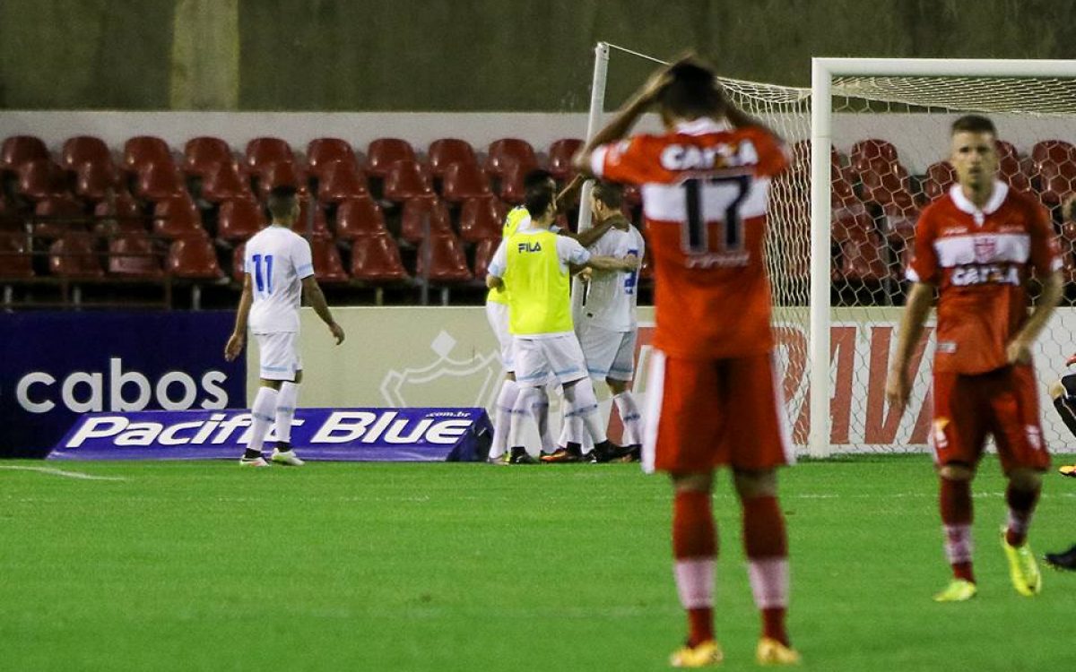 CRB PERDE NOVAMENTE EM PLENO REI PELÉ, MAS CONTINUA NO G4