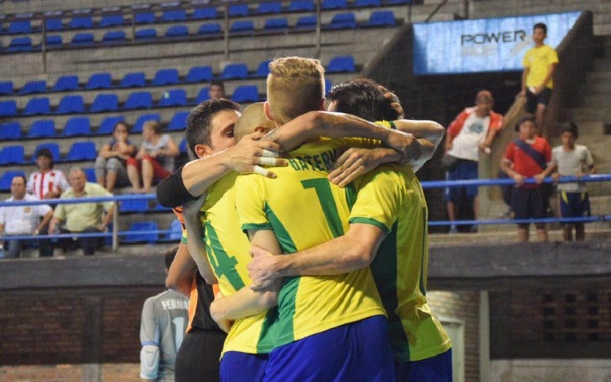BRASIL VENCE E VAI AO MUNDIAL