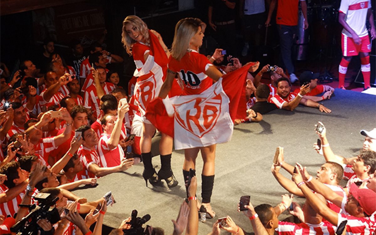 Apresentação do uniforme do CRB