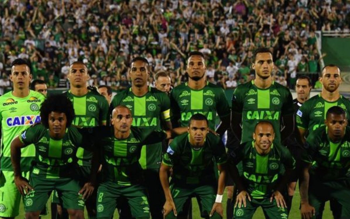 Avião que transportava Chapecoense cai na Colômbia