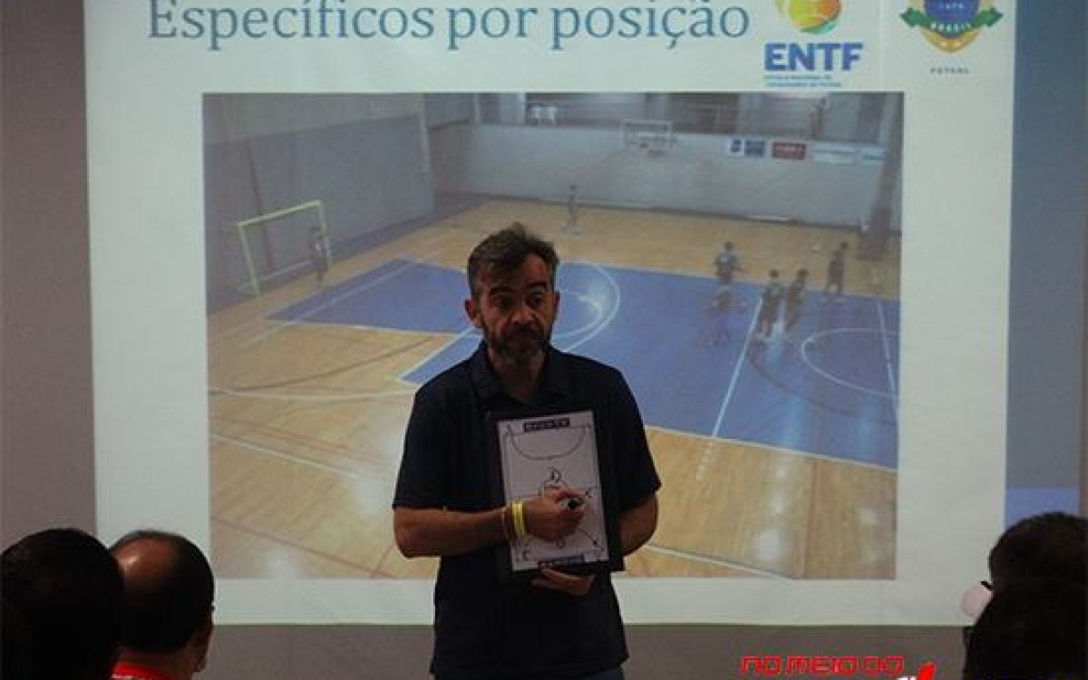 Maceió realiza  curso de futsal com Rodrigo Perdigão