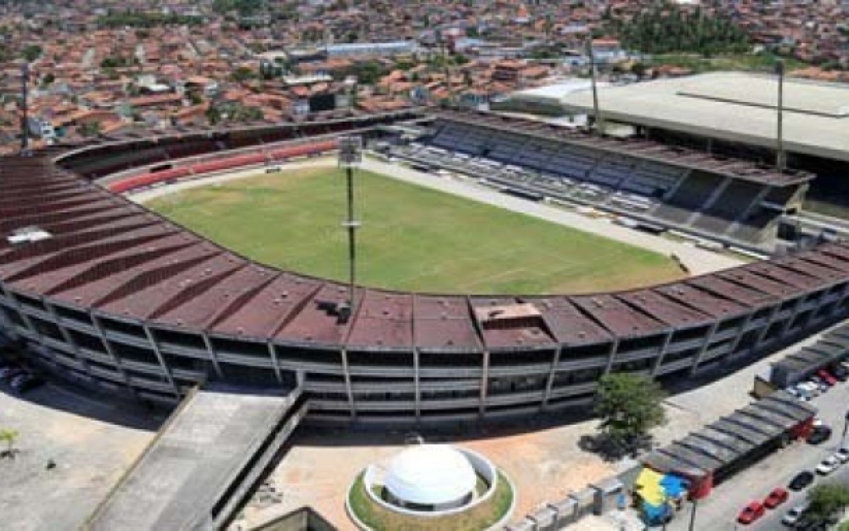 Entrada de menores nos estádios sem a presença dos pais está proibida