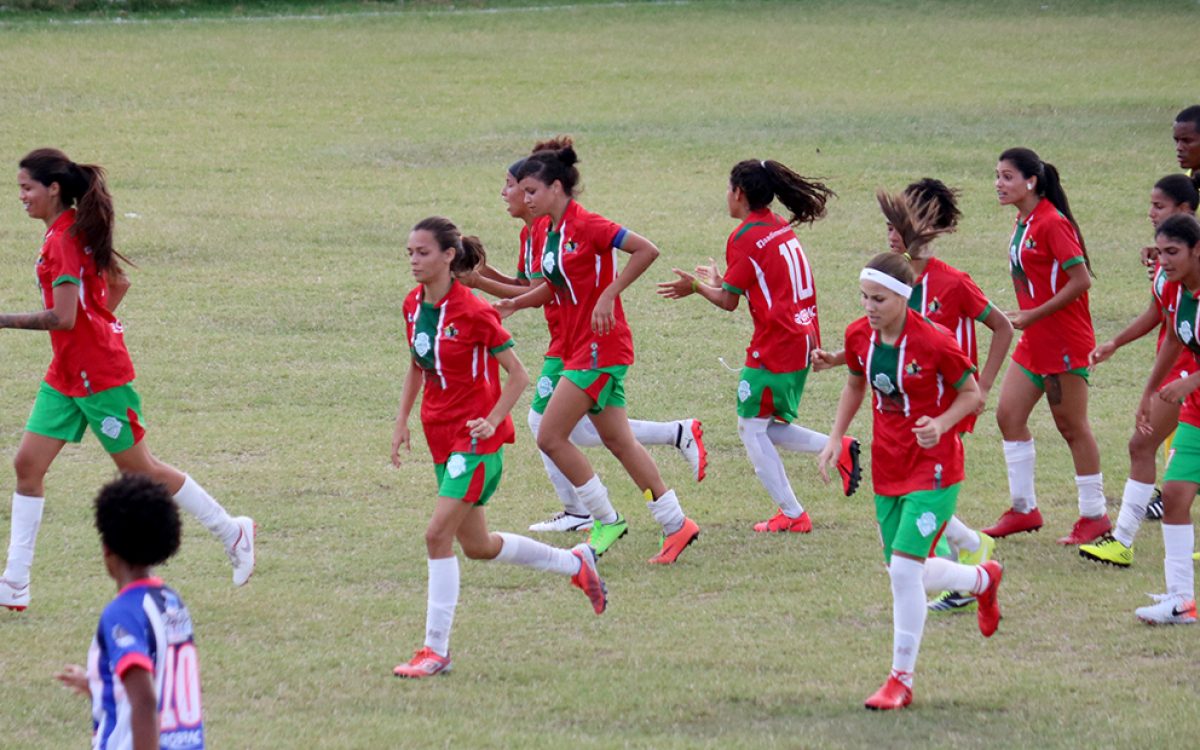 Jogadoras do Dimensão comemoram gol na vitória sobre o Jaciobá

Créditos: Fagno Pinto